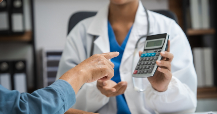 Factoring für ambulante Pflegedienste – Sofortige Liquidität statt langer Zahlungsziele